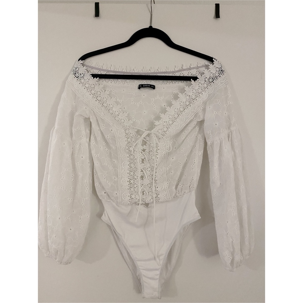 White long sleeve bodysuit
